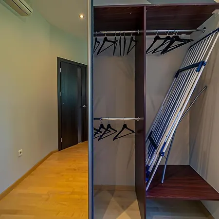 Grand With Air Conditioning *