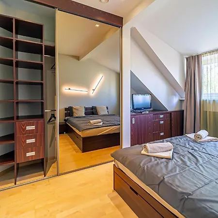 Grand With Air Conditioning *