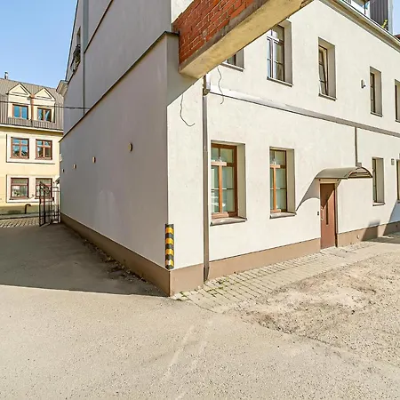 Grand With Air Conditioning *