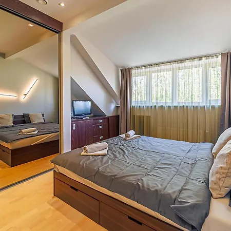 Grand With Air Conditioning *