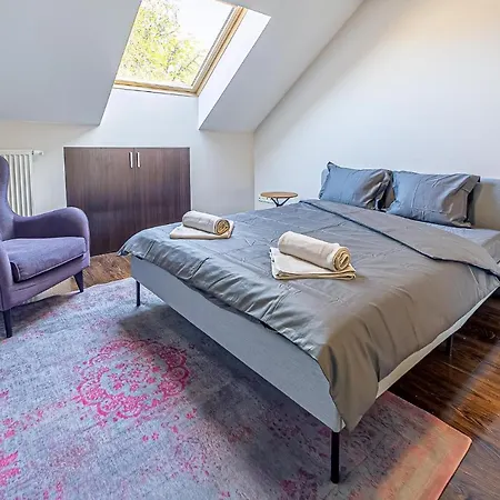 Grand With Air Conditioning