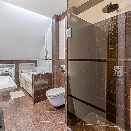 Grand With Air Conditioning Apartmán