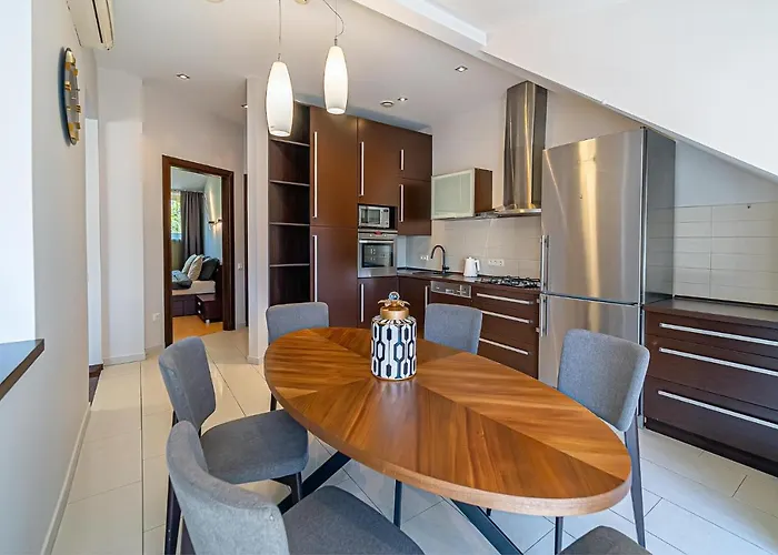 Grand With Air Conditioning