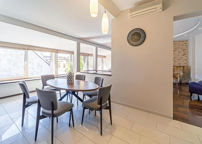 Grand With Air Conditioning Lejlighed