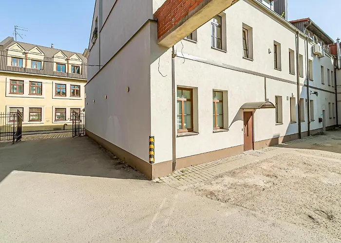 Grand With Air Conditioning *