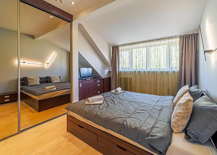 Grand With Air Conditioning *