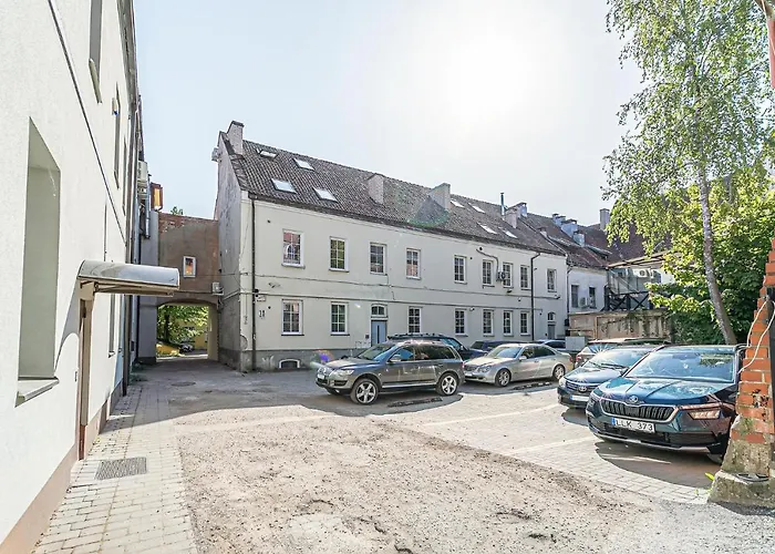 Grand With Air Conditioning